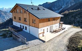 Hotel Edelweisshuette Ladurns